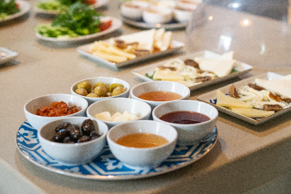 Serpme Kahvaltı / Turkish Breakfast For One