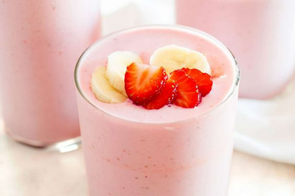 Muzlu Çilekli Smoothie / Banana Strawberry Smoothie