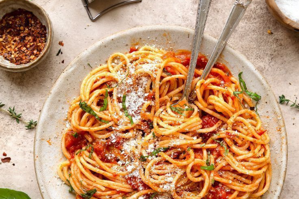 Domatesli Spagetti / Tomato Spaghetti