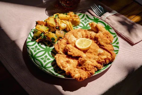 Tavuk Şinitzel / Chicken Schnitzel